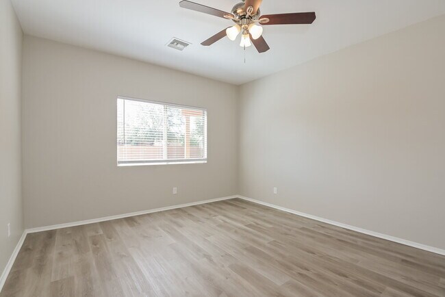 Building Photo - 306 E Calle CERITA