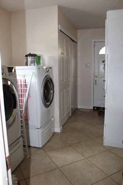 Building Photo - 14 Lawson Dr