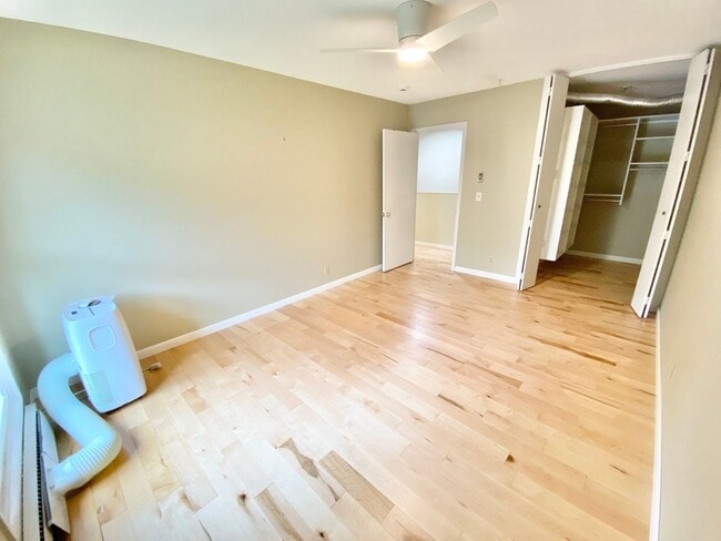 Building Photo - 180 Ledgewood Cir