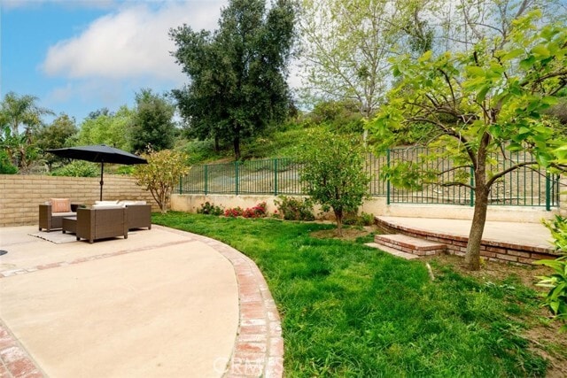 Building Photo - 570 Shadow Ln