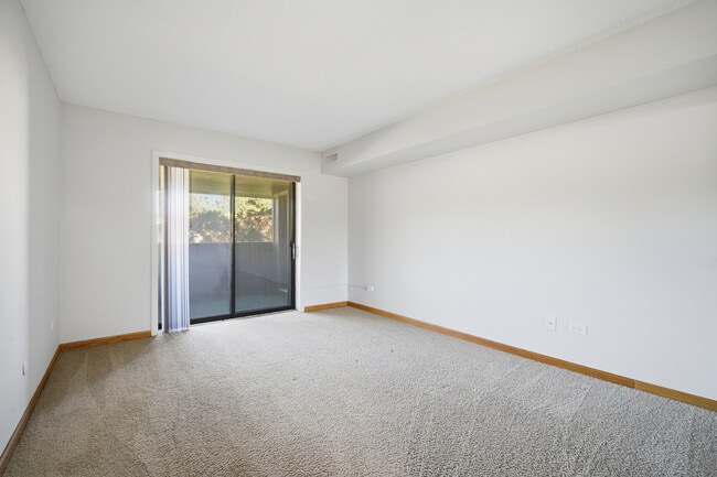 Building Photo - 1255 N Sterling Ave