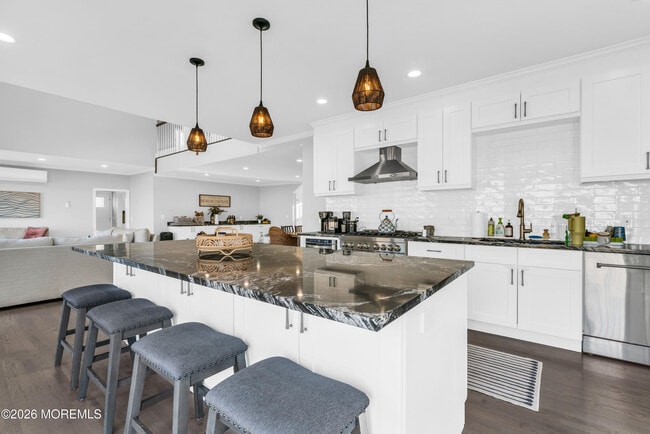 Building Photo - 3330 Windsor Ave