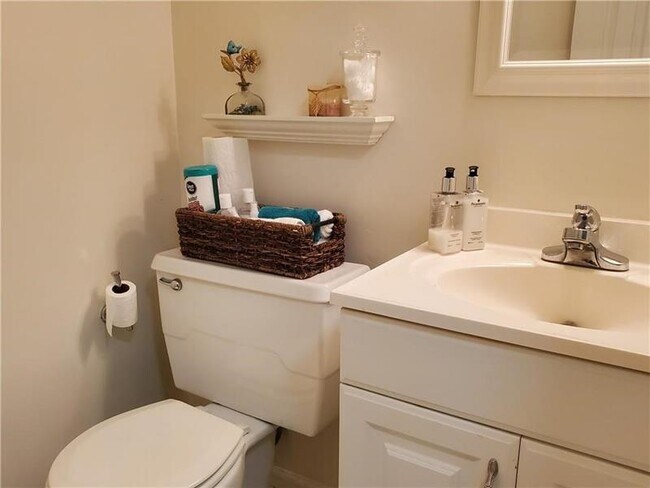 Building Photo - 2190 NE 68th St