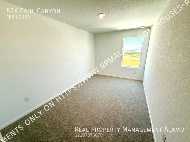 Building Photo - 576 Paul Cyn
