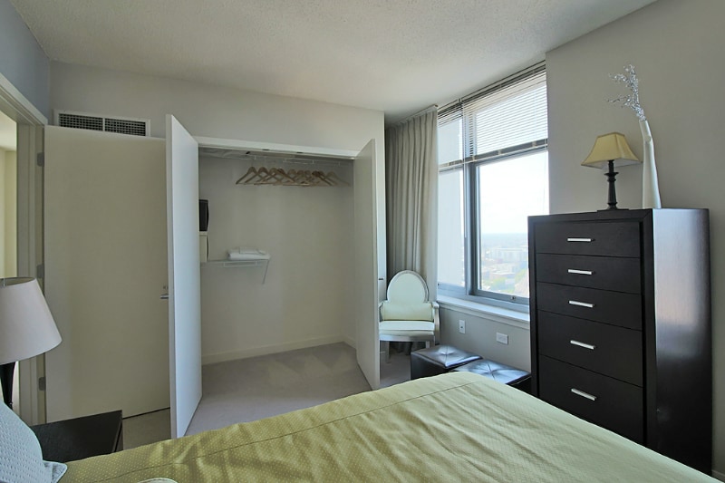 Building Photo - 546 W Kinzie St