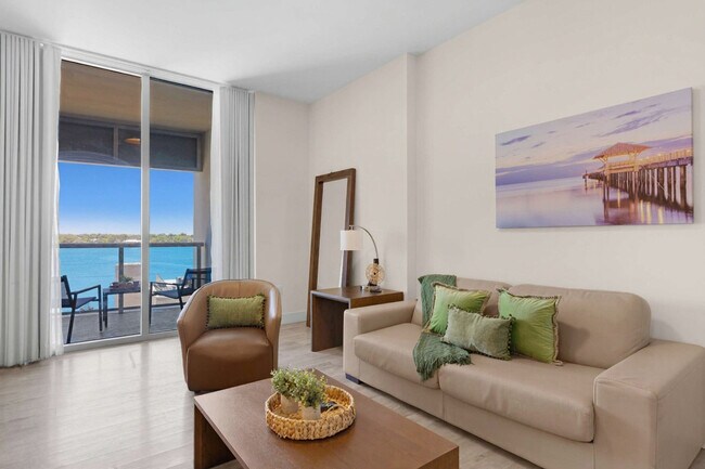 Building Photo - 777 N Ocean Dr