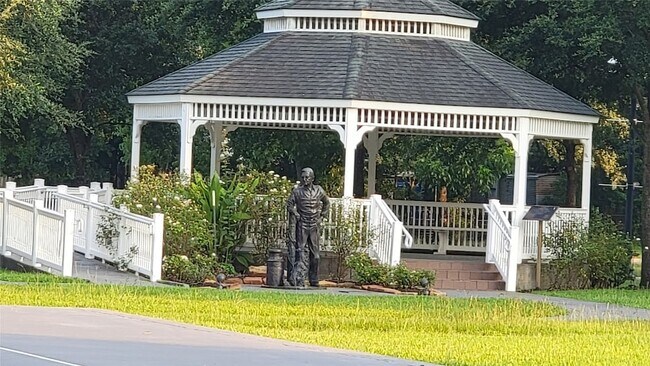 Building Photo - 9835 Willow Creek Commerce Dr