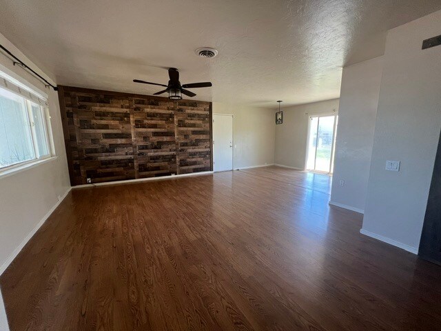 Building Photo - 1414 Lewis Oak Rd