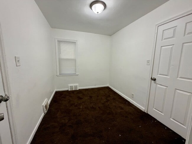 Building Photo - For Lease: Totally Updated 3 Bedroom 1 Bath Welcome Section 8 Call 313-429-3244 KPM Detroit