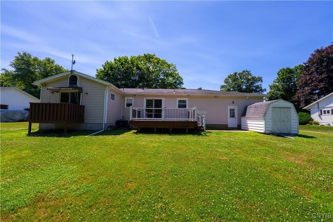Building Photo - 8686 Maple Ln