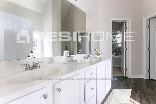 Building Photo - 1340 St Isabella Ct