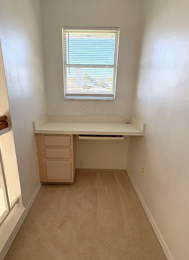 Building Photo - Coming Soon, 4 Bedroom, 2.5 bath Pool Home - Hunter's Creek!