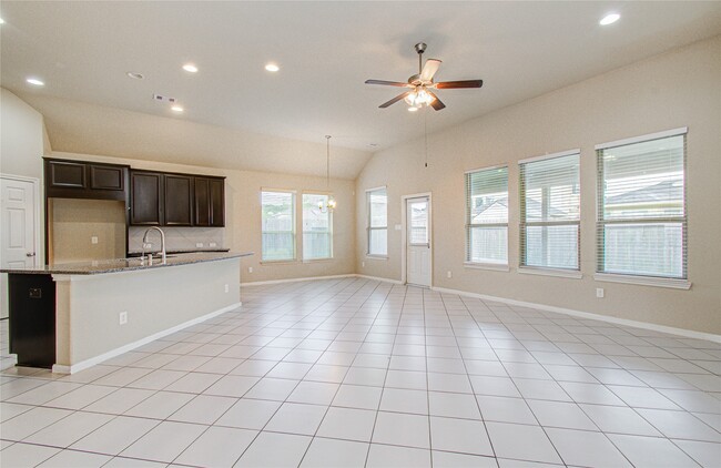 Building Photo - 15702 Whisper Woods Dr