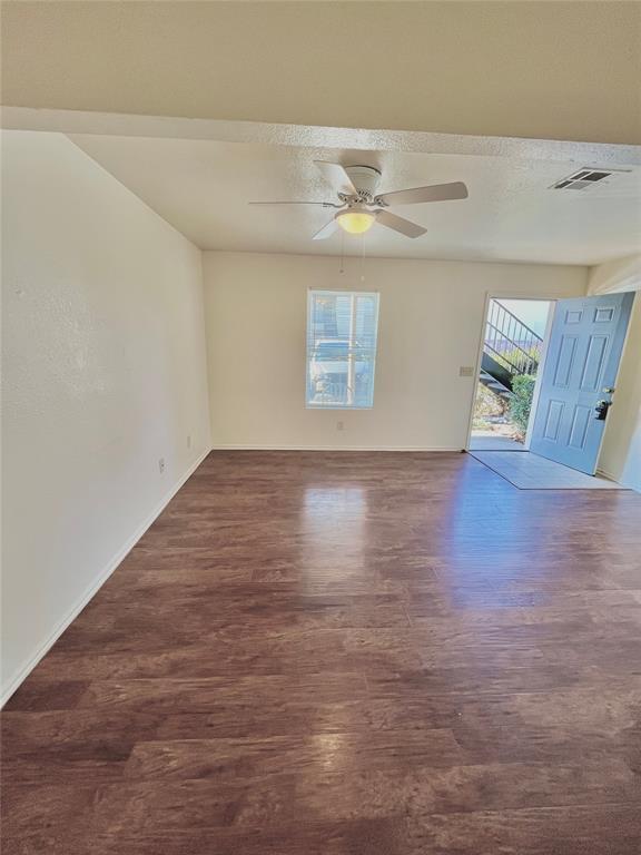 Building Photo - 1901 E Lindsey St