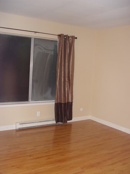 Building Photo - 2900 Bradford Pl