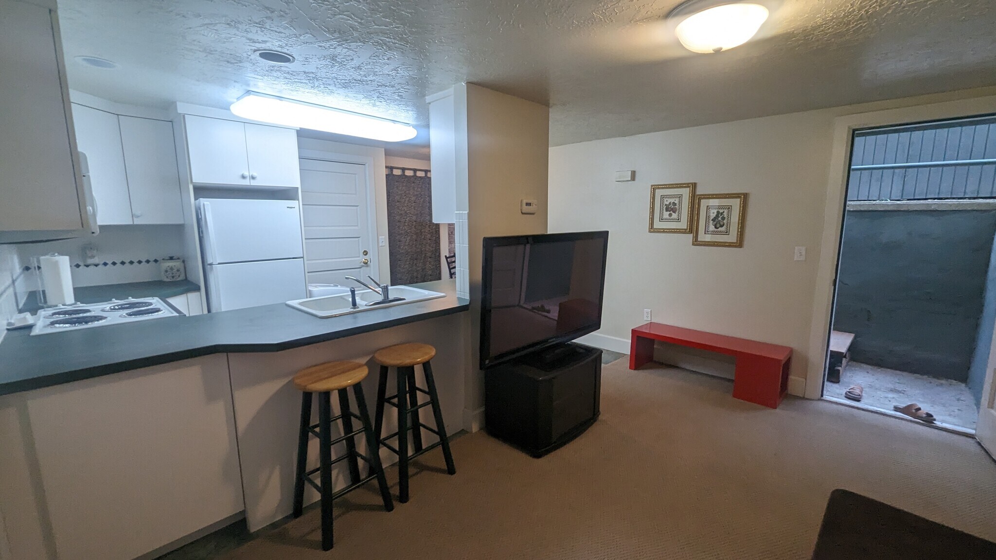 Building Photo - 943 E South Temple