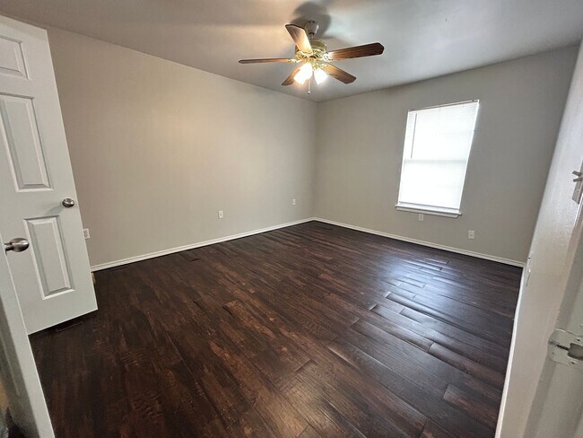 Building Photo - 1106 82nd St