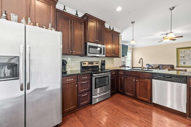 Building Photo - Spacious 5-Bedroom Home for Rent in Rincon!