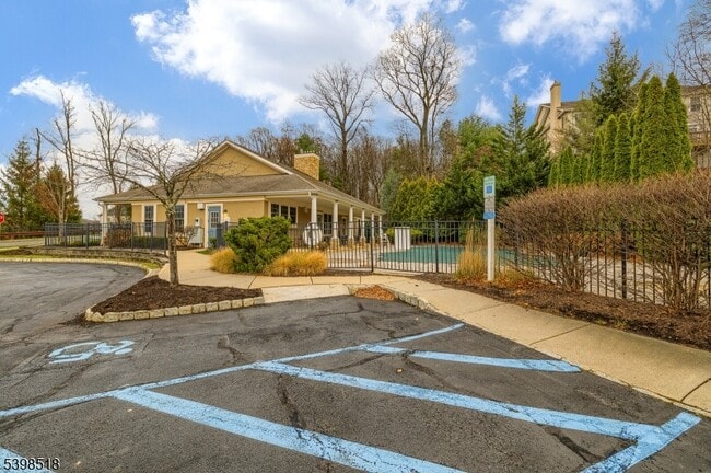 Building Photo - 28 Henning Terrace