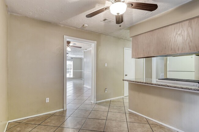 Building Photo - 45 Coralberry Rd