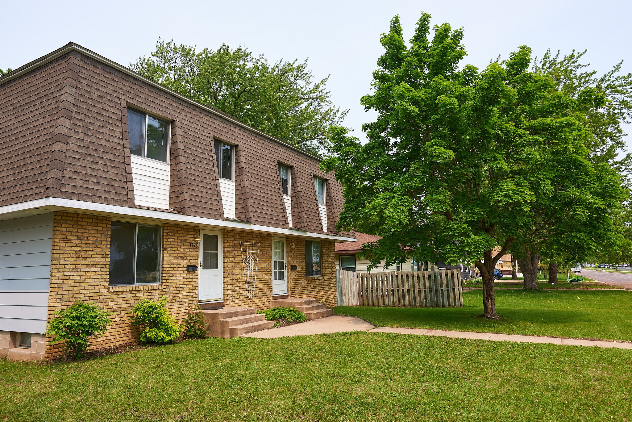 Front - 1353 15th Ave S