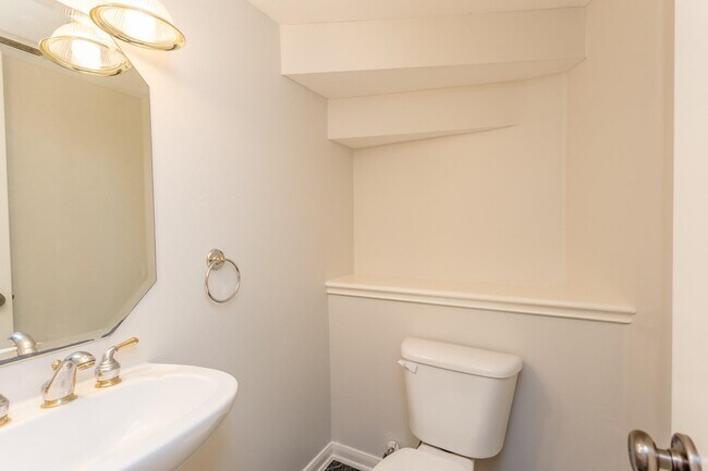 Building Photo - 4611 Oakdale St