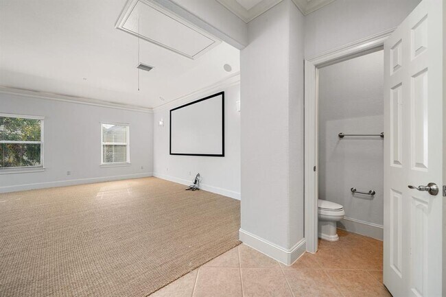 Building Photo - 6115 Hamman St