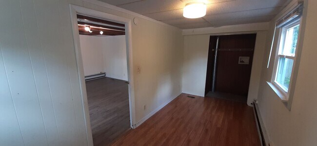 Building Photo - 408 E Lincoln St