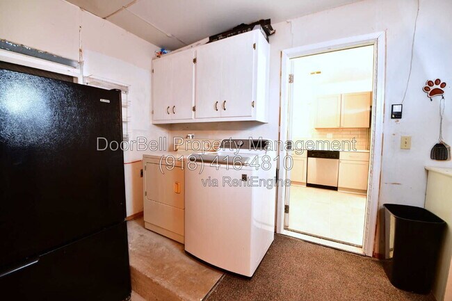 Building Photo - 608 E Toledo St