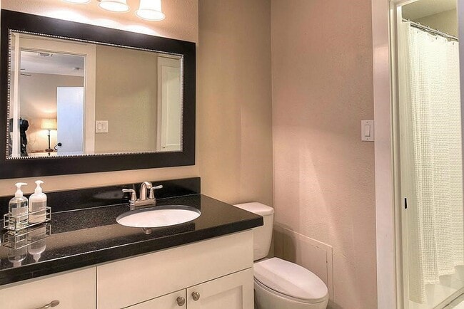 Building Photo - 8886 Kempwood Dr