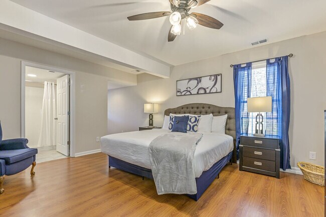 Building Photo - 27 W Ridge Dr SE