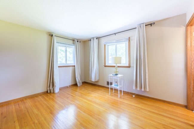 Building Photo - Rare 3 bed 3 bath home in new hope!!!