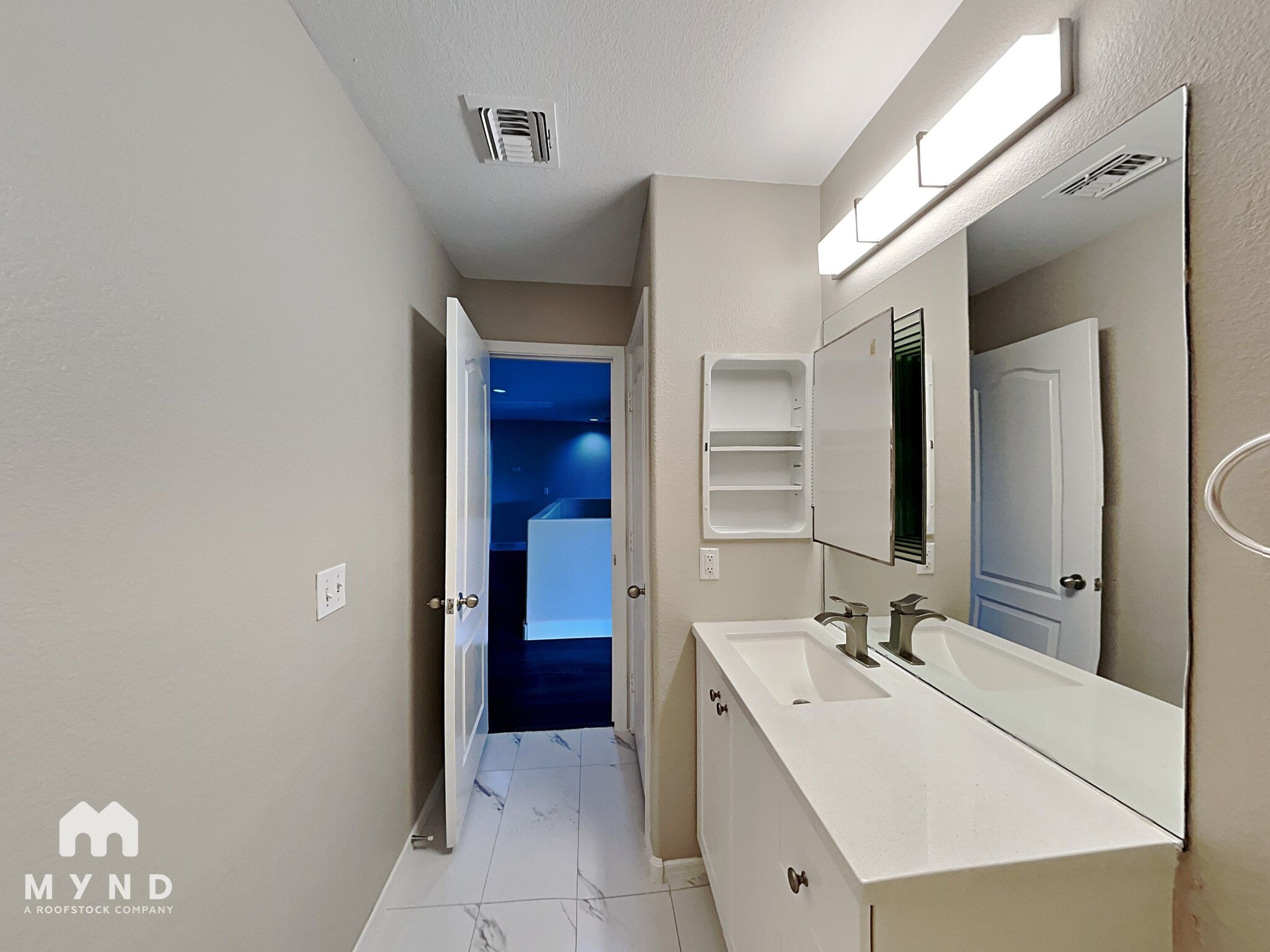 Building Photo - 4643 E Rousay Dr