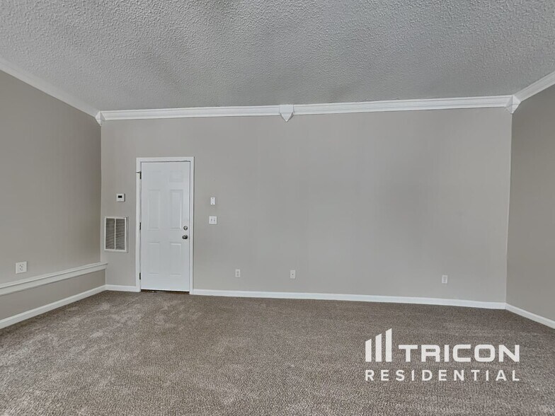 Building Photo - 6955 Pompas Ct