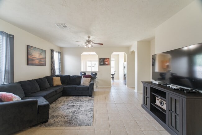 Building Photo - 1111 Turnberry Park Ln