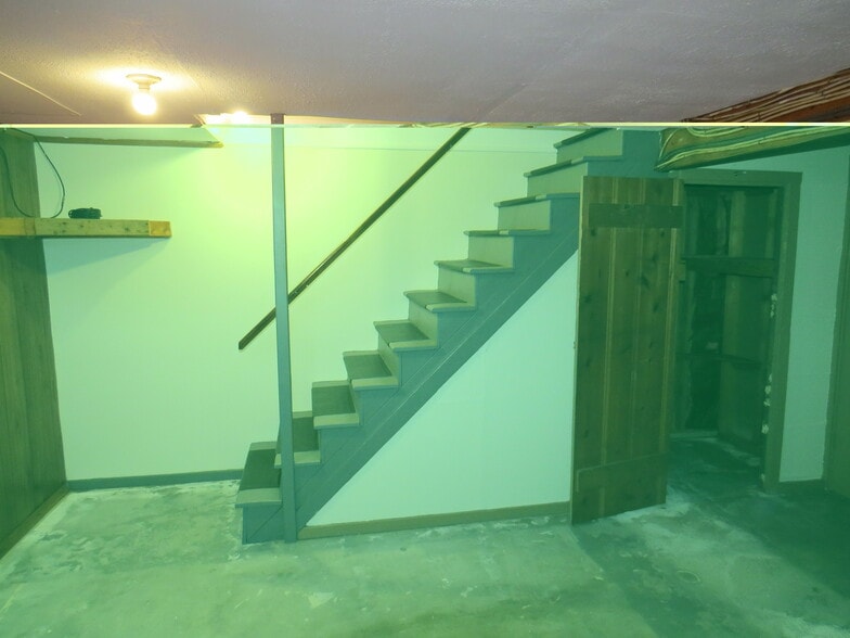 Building Photo - 469 Corey St