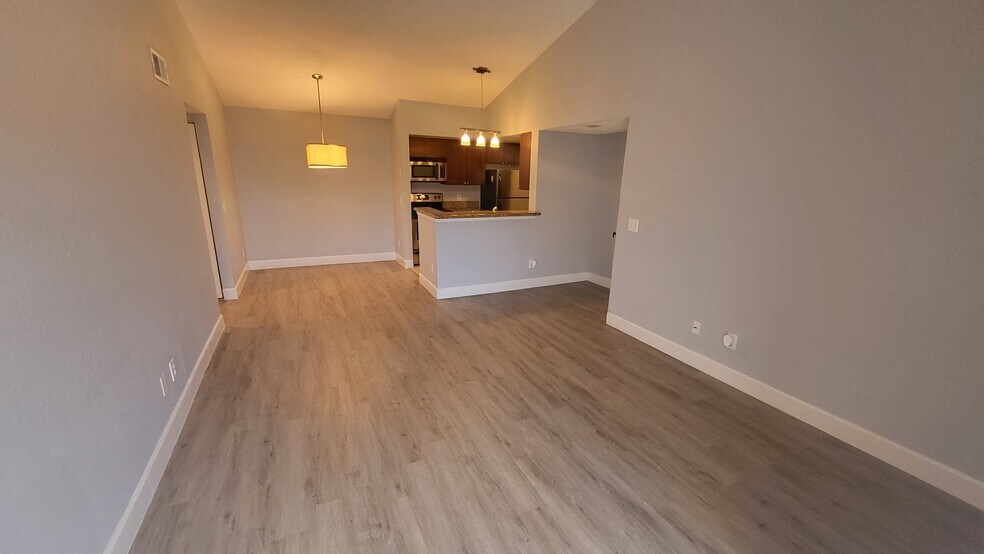 Building Photo - 5140 Conroy Rd