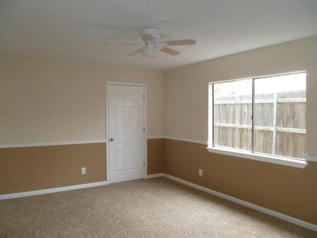 Building Photo - 4816 Roberts Dr