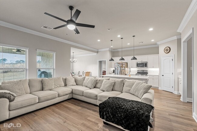 Building Photo - 315 Hummingbird Ln