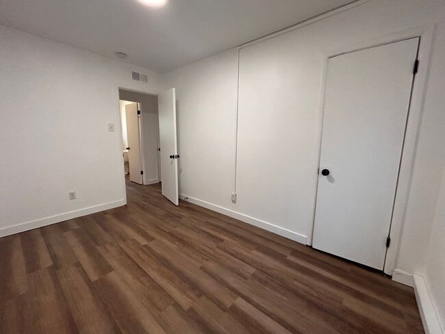 Building Photo - 3357 S Flamingo Way