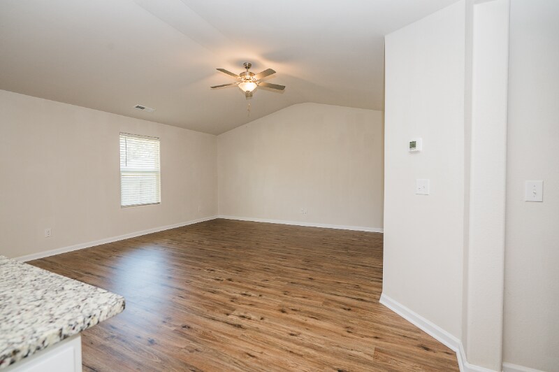 Building Photo - 130 Trailwood Ct