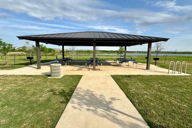 Building Photo - 217 Turnbuckle Bnd