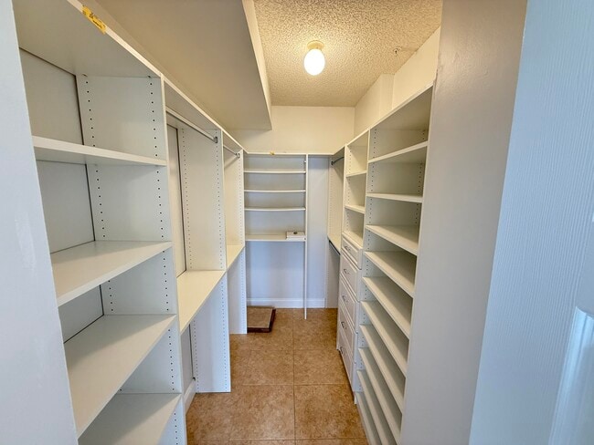 Building Photo - 1407 Tuscany Way