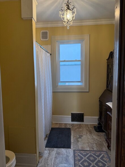 Building Photo - 519 E Monroe St