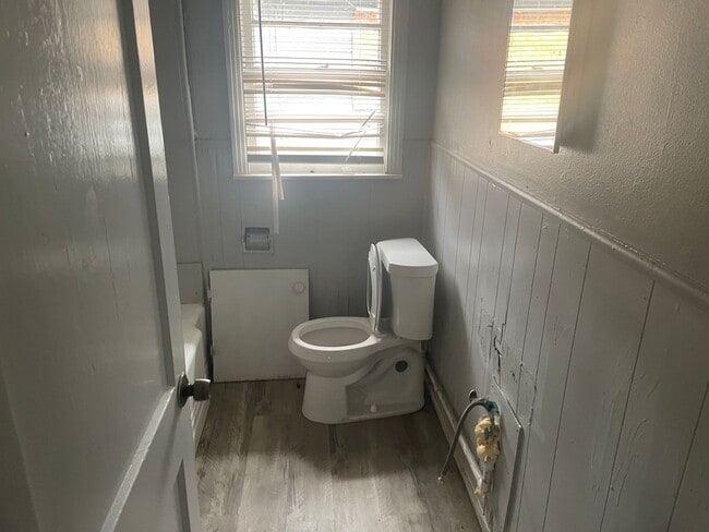 Building Photo - 4255 Rightway Ave