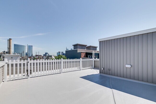 Building Photo - 2636 Annin St
