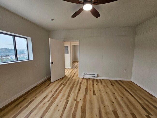 Building Photo - Fully Updated 4 bedroom 1 bathroom