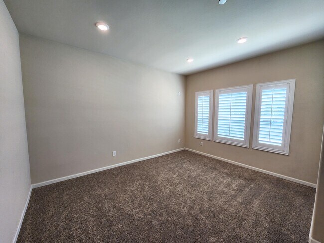Building Photo - 13710 Onyx Night Dr