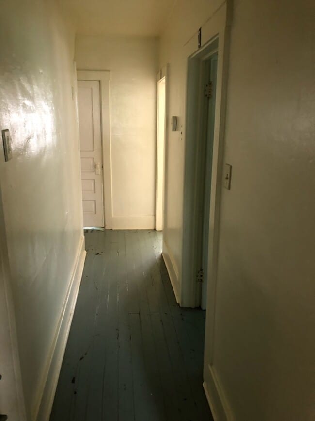 Building Photo - House on E. Park Avenue -- Available 2026-...