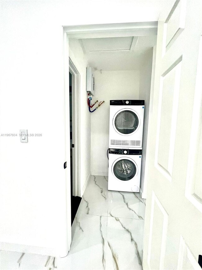 Building Photo - 1409 NE 151st Terrace